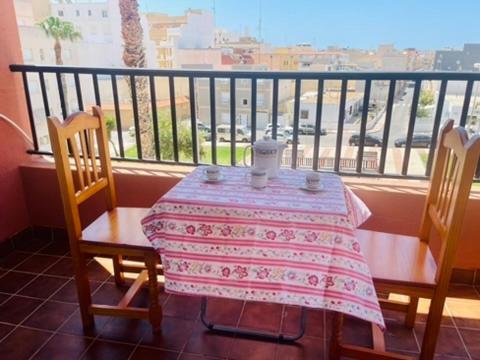 Castillo Suites, Vivienda Con Fines Turisticos El Castillo De Roquetas Рокетас-де-Мар Екстер'єр фото